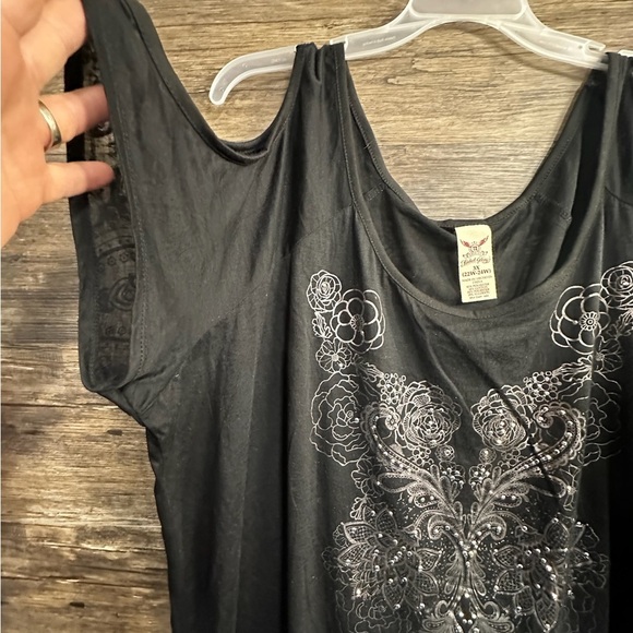 Faded Glory Black Graphic Open Shoulder Top Relaxed Fit - Picture 5 of 5